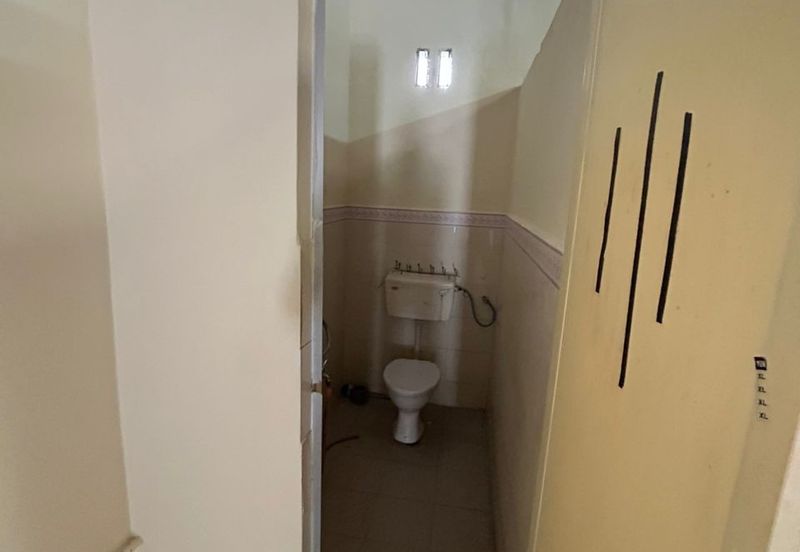 2 Storey House Located in Jalan Sri Bahari, Georgetown