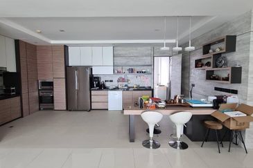 Infinity Beachfront Super Condominium