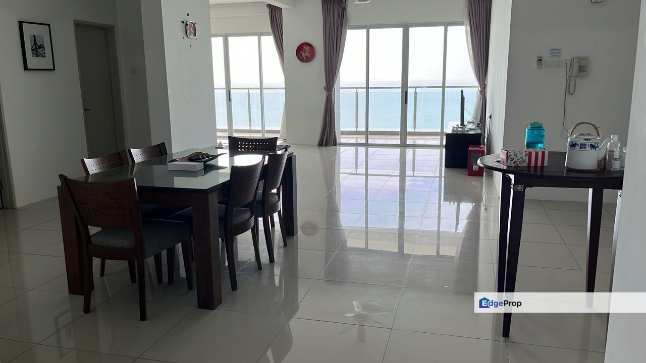 10 Island Resort 2500sf Seaview Condominium Located in Batu Ferringhi, Penang, Batu Ferringhi