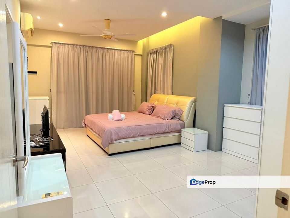 Moonlight Bay Condovilla 2000sf Seaview Condo Located Batu Ferringhi, Penang, Batu Ferringhi