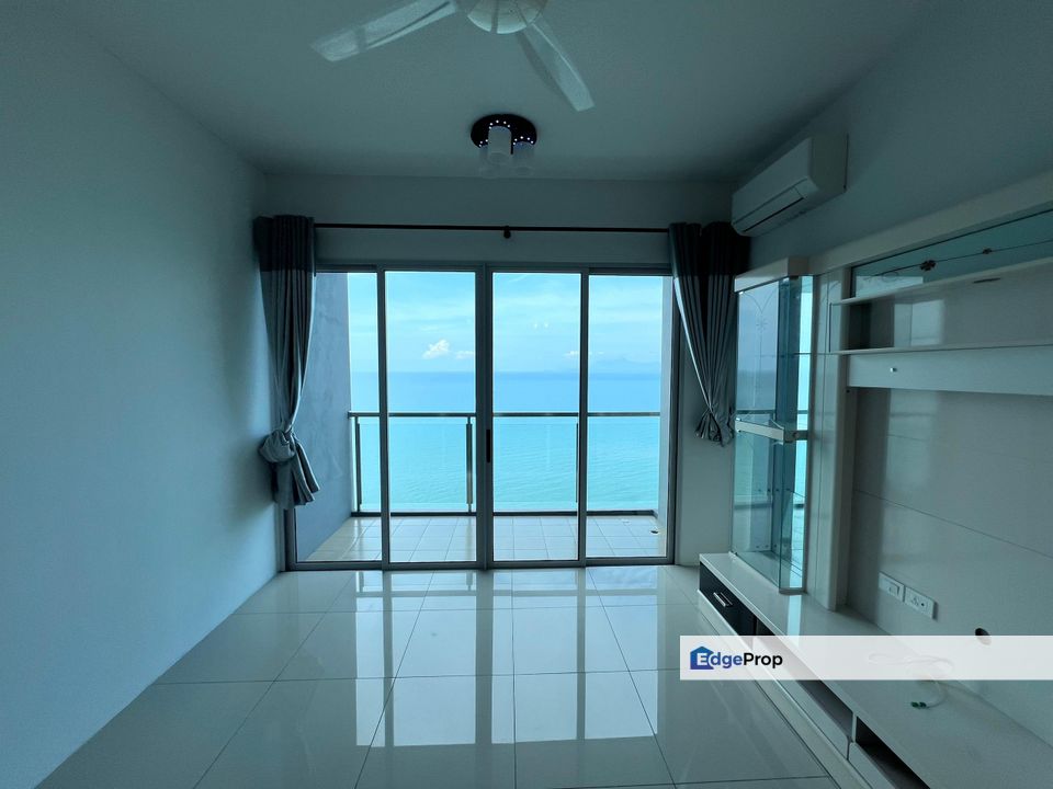 10 Island Resort 1250sf Seaview Condominium Located in Batu Ferringhi, Penang, Batu Ferringhi