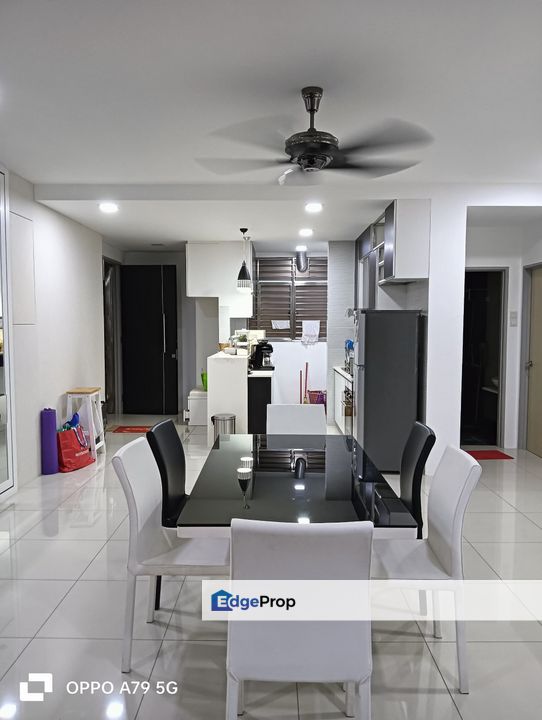 10 Island Resort 1250sf Seaview Condominium Located in Batu Ferringhi , Penang, Batu Ferringhi