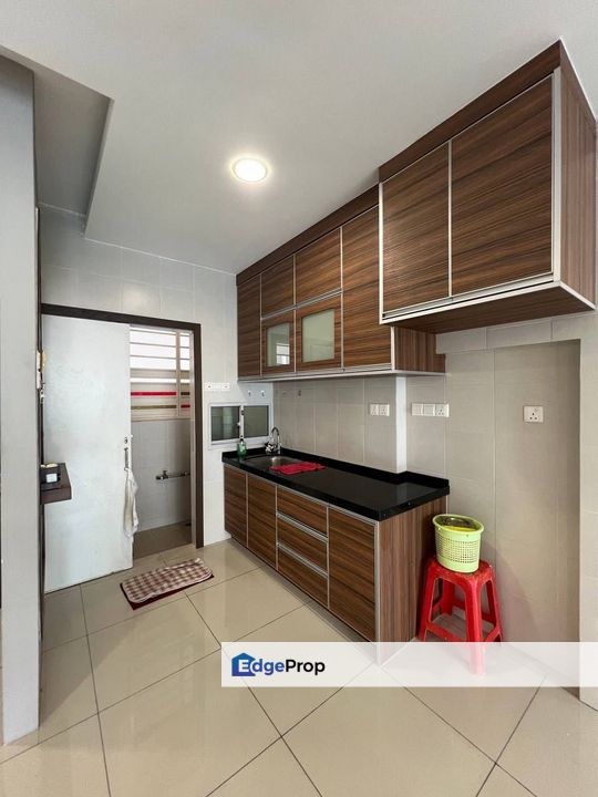 The Peak Residence 1100sf Seaview Condo Located in Tanjong Tokong, Penang, Tanjung Tokong