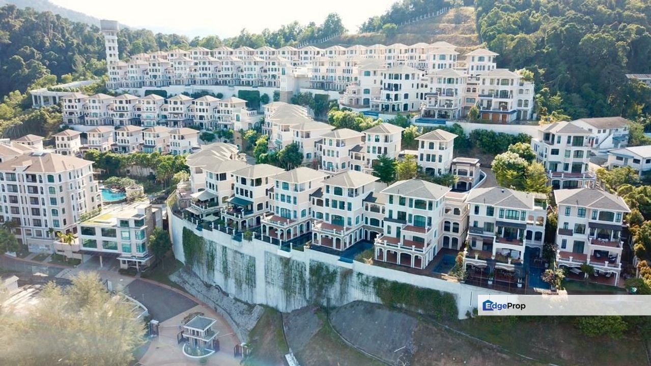 Moonlight Bay 2200sf Condovilla Located in Batu Ferringhi , Penang, Batu Ferringhi