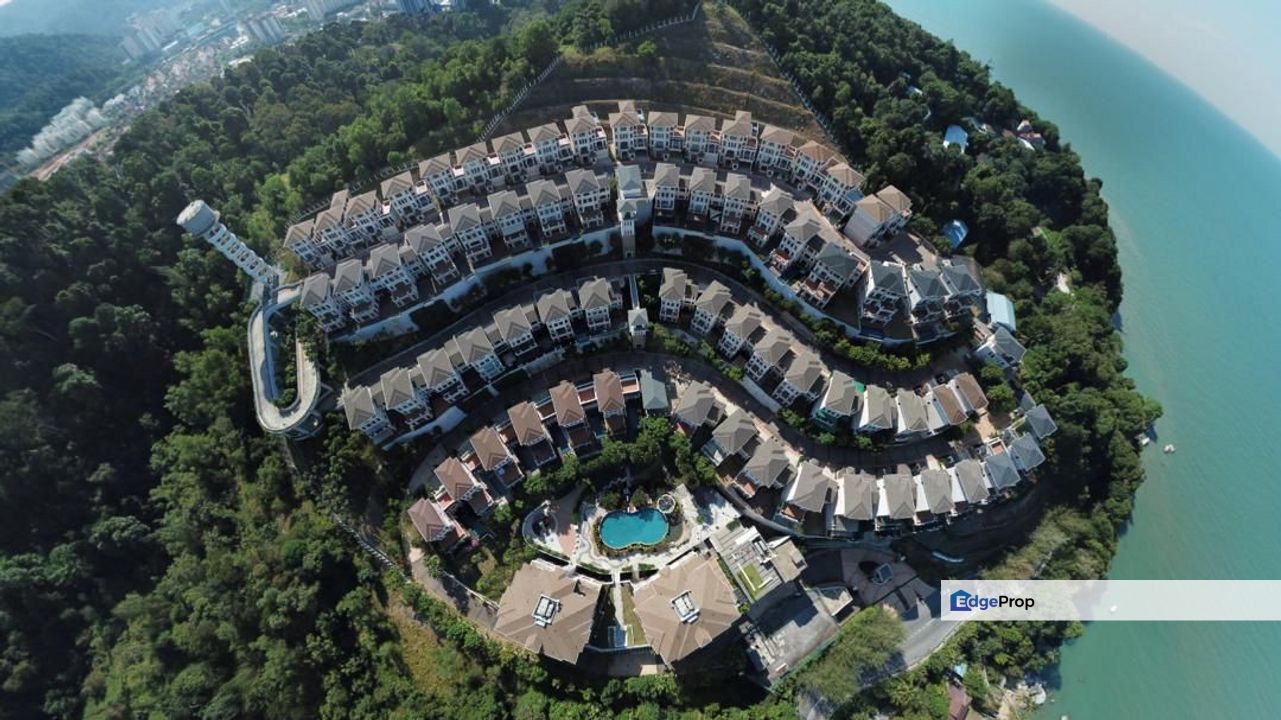 Moonlight Bay 2200sf Condovilla Located in Batu Ferringhi , Penang, Batu Ferringhi