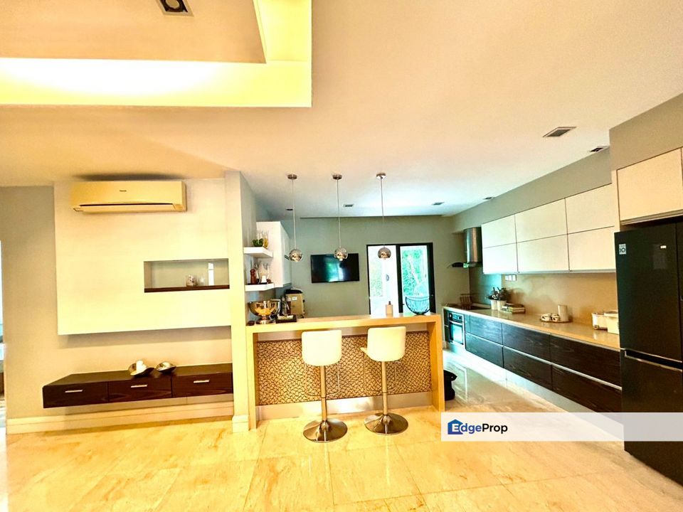 Moonlight Bay 2200sf Condovilla Located in Batu Ferringhi , Penang, Batu Ferringhi