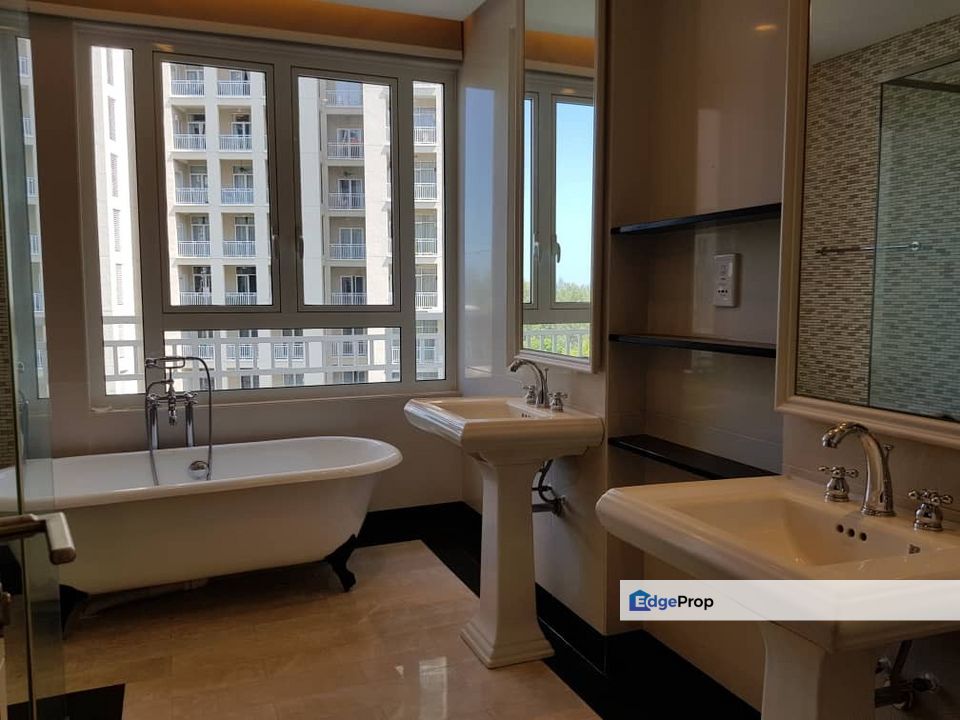 Quayside Condominium 2840sf Located in Tanjung Tokong, Penang, Tanjung Tokong