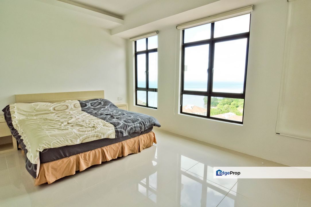 Moonlight Bay 4 Storey Villa Located in Batu Ferringhi, Penang, Batu Ferringhi