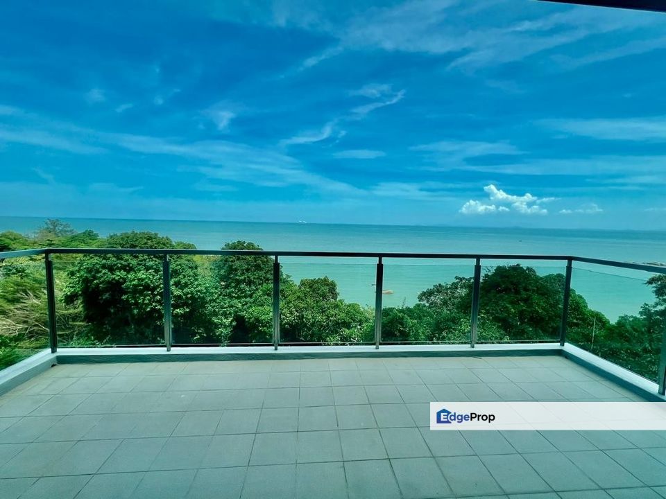 Island Resort Villas Seaview with Pool Lift Located Batu Ferringhi, Penang, Batu Ferringhi