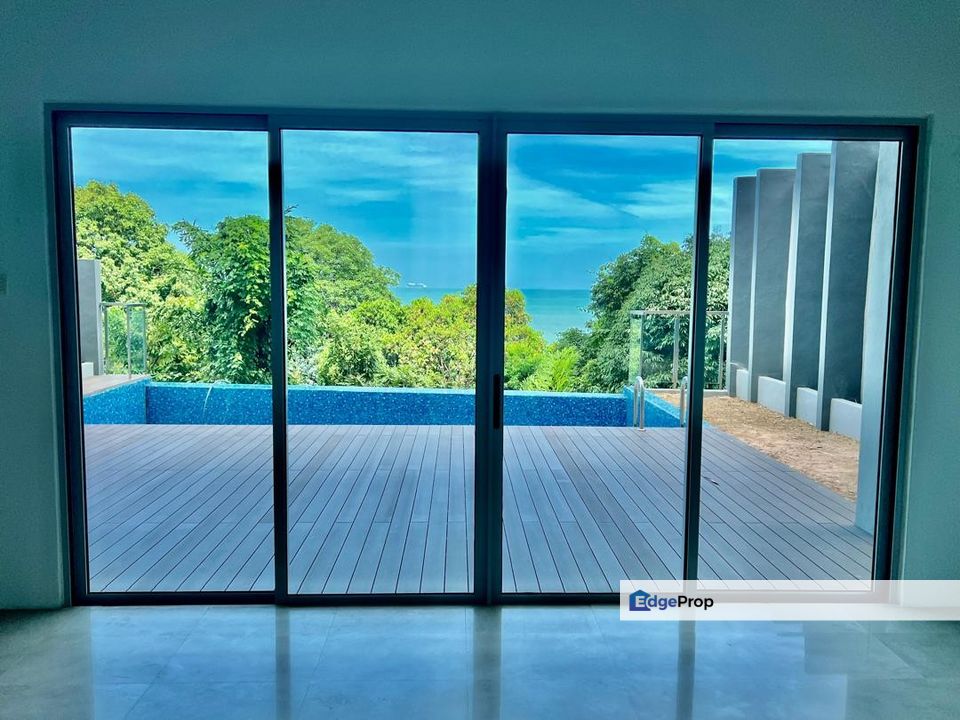 Island Resort Villas Seaview with Pool Lift Located Batu Ferringhi, Penang, Batu Ferringhi