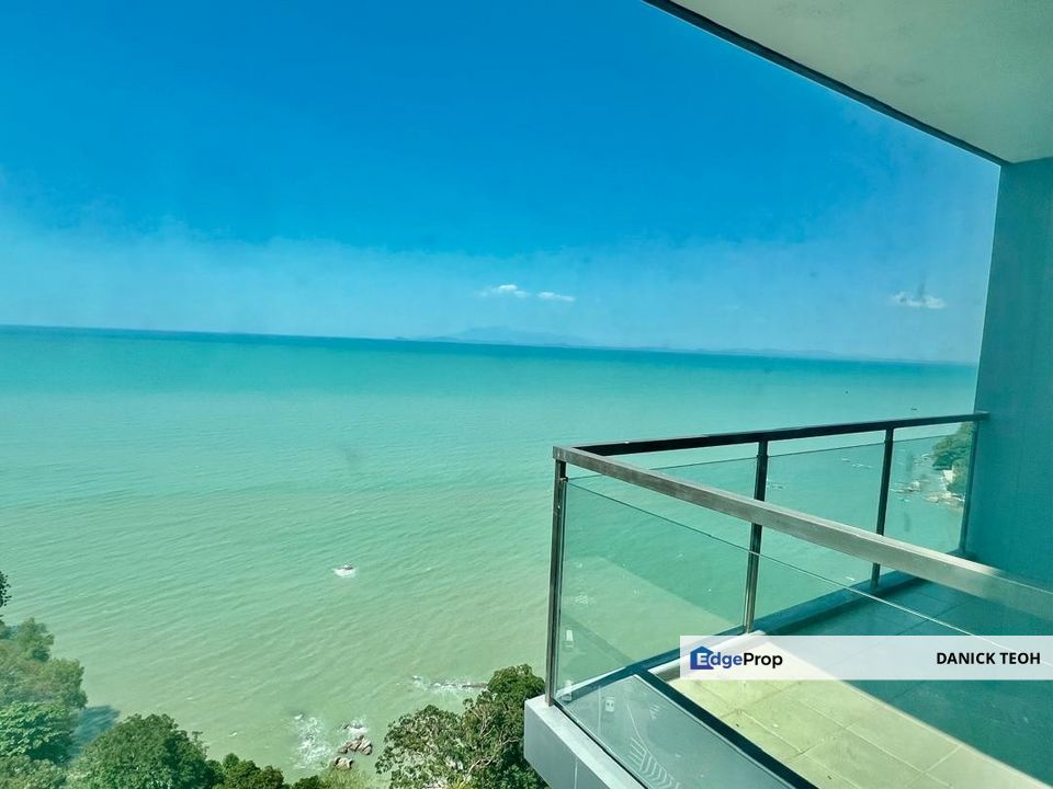 10 Island Resort 2 Car Parks Seaview  Located in Batu Ferringhi , Penang, Batu Ferringhi
