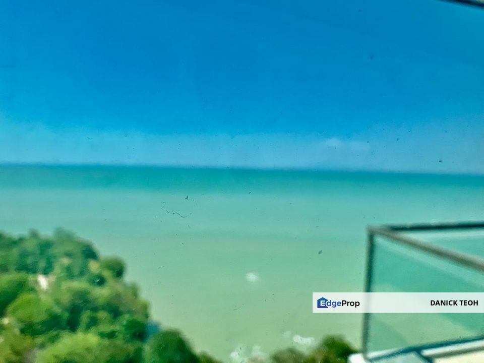 10 Island Resort 2 Car Parks Seaview  Located in Batu Ferringhi , Penang, Batu Ferringhi