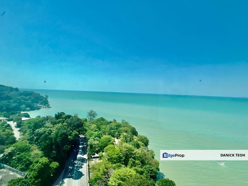 10 Island Resort 2 Car Parks Seaview  Located in Batu Ferringhi , Penang, Batu Ferringhi