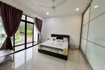 The Canal Garden South, Horizon Hills