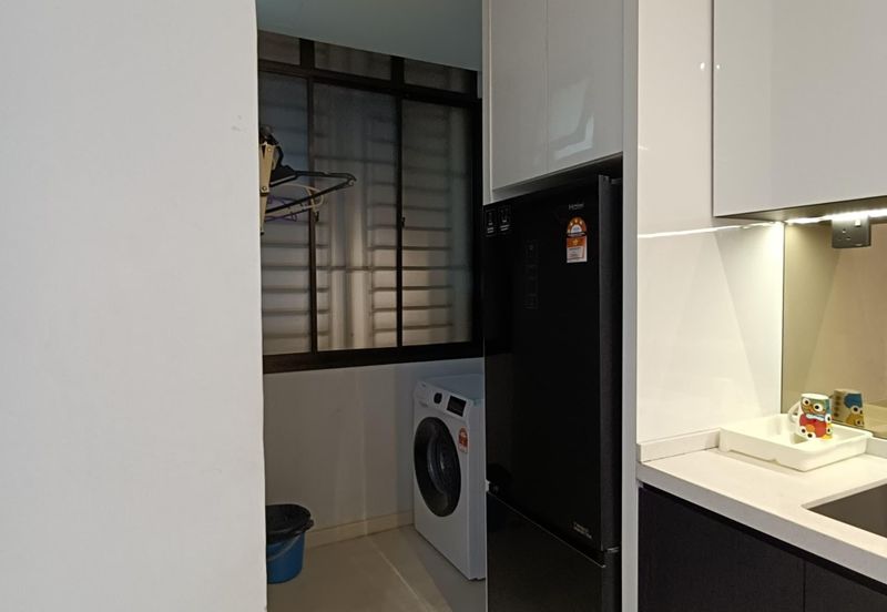 D'Summit Residences @ Kempas Utama