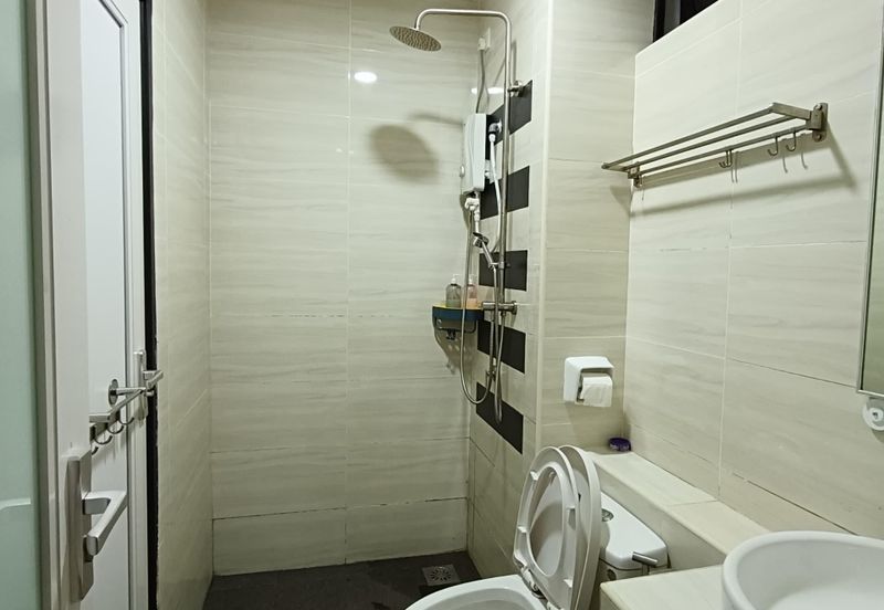 D'Summit Residences @ Kempas Utama