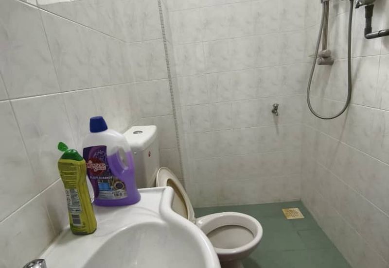 Mon Bisca, Bandar Baru Permas Jaya