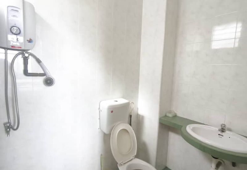 Mon Bisca, Bandar Baru Permas Jaya