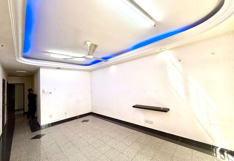 Mon Bisca, Bandar Baru Permas Jaya