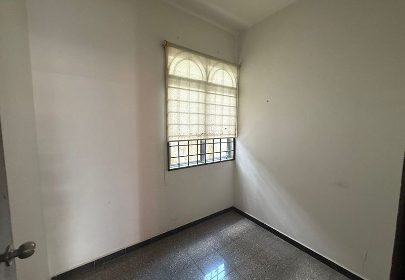 Mon Bisca, Bandar Baru Permas Jaya