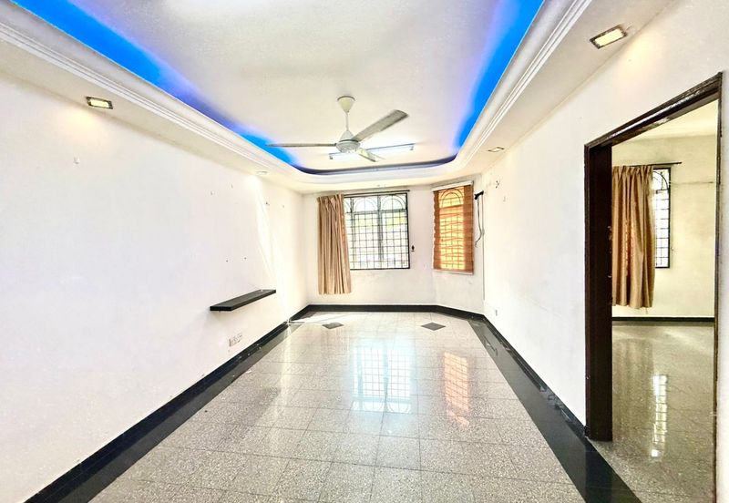 Mon Bisca, Bandar Baru Permas Jaya