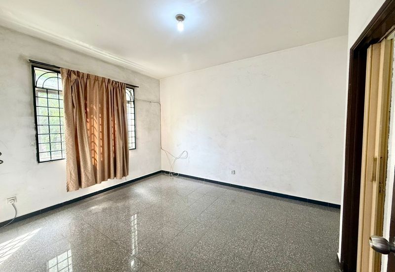 Mon Bisca, Bandar Baru Permas Jaya