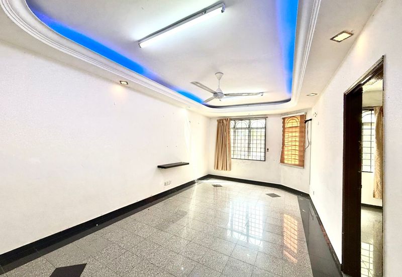 Mon Bisca, Bandar Baru Permas Jaya