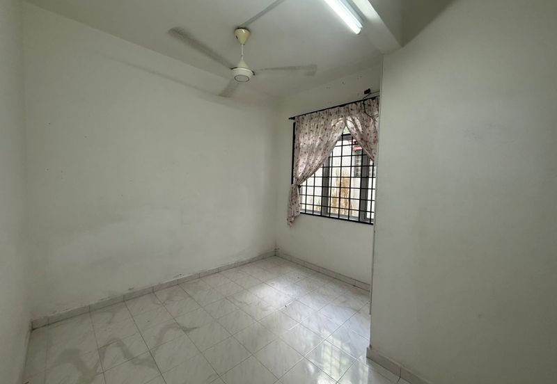 Mon Bisca, Bandar Baru Permas Jaya