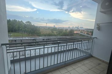 Seri Austin Luxury Apartment