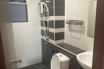 Seri Austin Luxury Apartment