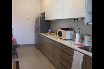 Jalan Setia Tropika 2/2