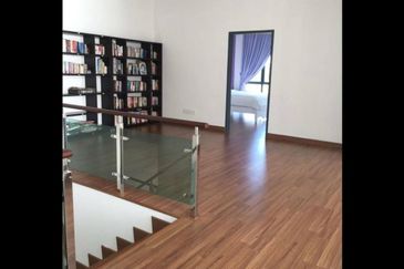 Jalan Setia Tropika 2/2