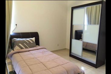 Jalan Setia Tropika 2/2