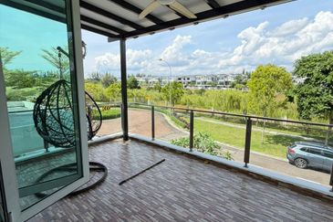 The Canal Garden South, Horizon Hills