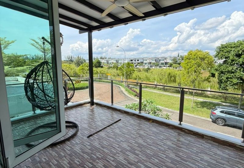 The Canal Garden South, Horizon Hills