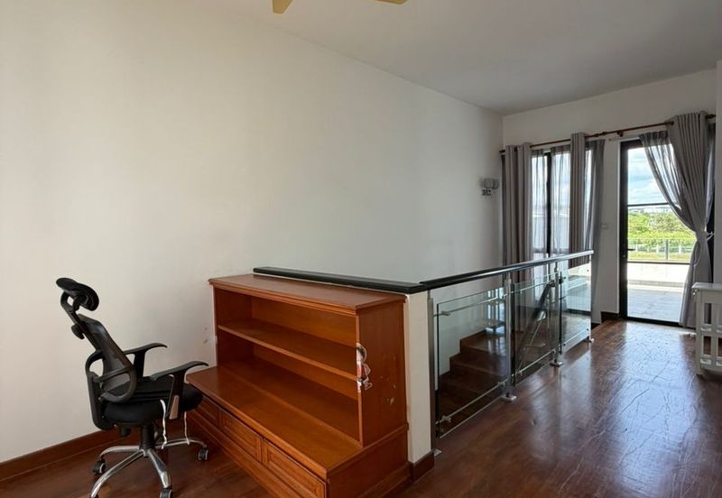 The Canal Garden South, Horizon Hills