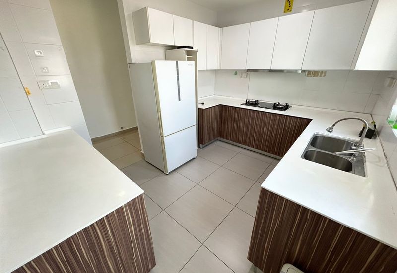 Seasons Luxury Apartments @ Amara Larkin