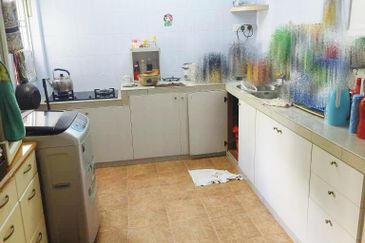 Sri Intan (Bandar Seri Alam)