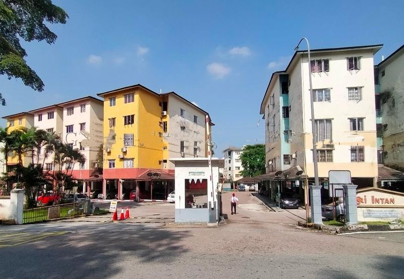 Sri Intan (Bandar Seri Alam)