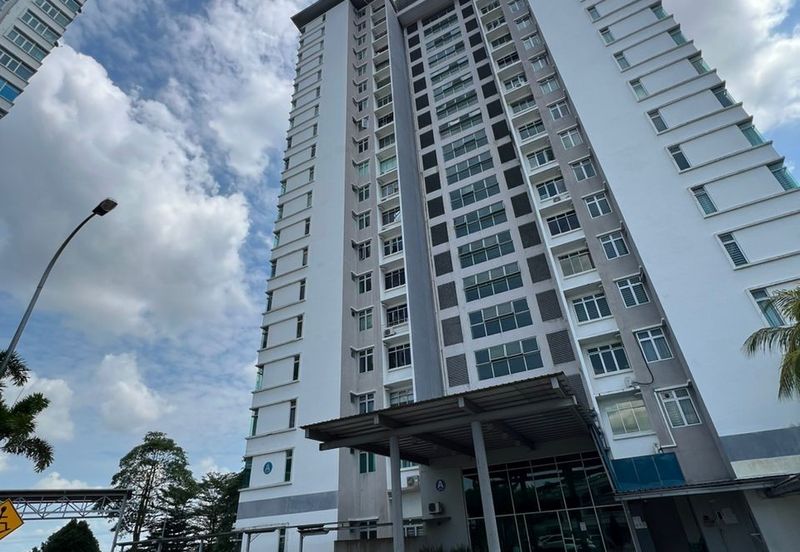 Eastbay Luxury Apartment