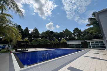 Eastbay Luxury Apartment