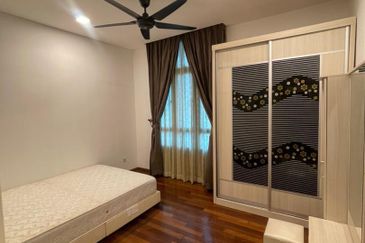 1Medini & Medini Signature