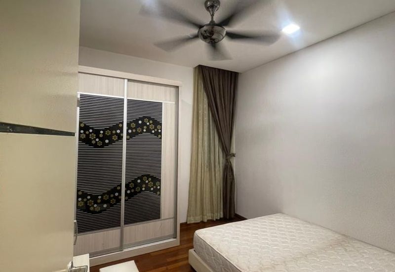 1Medini & Medini Signature