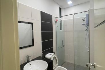 1Medini & Medini Signature