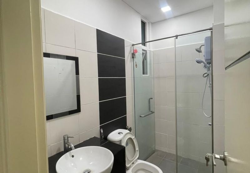 1Medini & Medini Signature