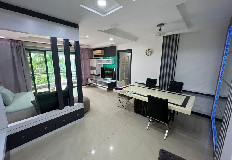 The Straits View, Bandar Baru Permas Jaya