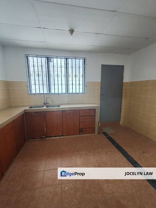 Low Cost 2 Storey House For Sale @ Damai Jaya , Johor, Skudai