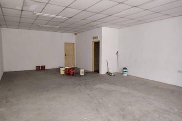 Taman Sri Putra, Kempas