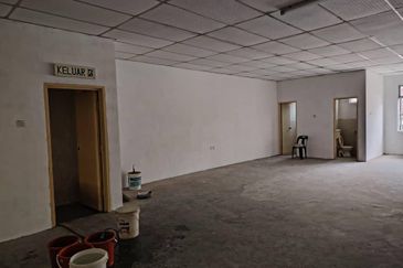 Taman Sri Putra, Kempas