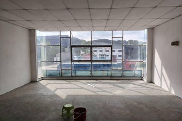 Taman Sri Putra, Kempas